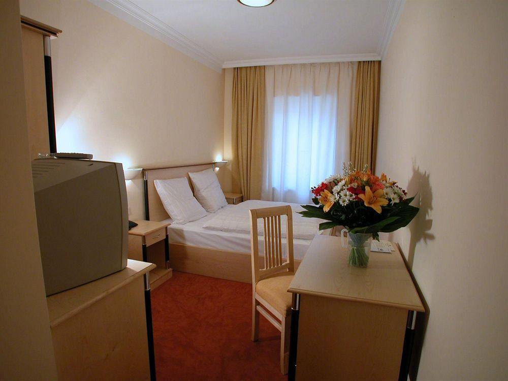 Hotel Atlas Munchen Bagian luar foto